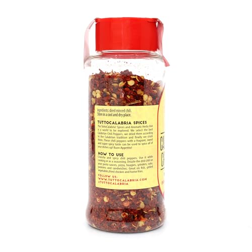 TUTTOCALABRIA dried long red chiles ready to deepen sauces.