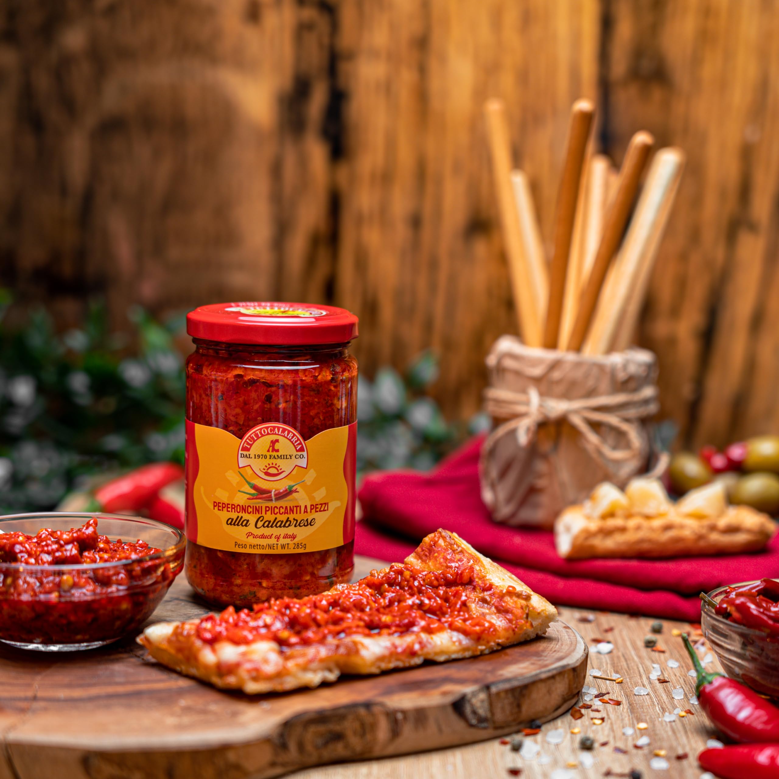 TUTTOCALABRIA chili topping enhances antipasti, sandwiches, and stews.