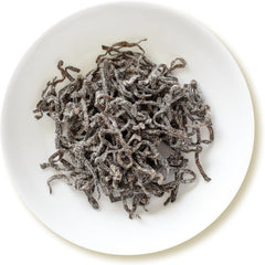 U~eipa Kurakon close-up of glossy kelp pickles texture