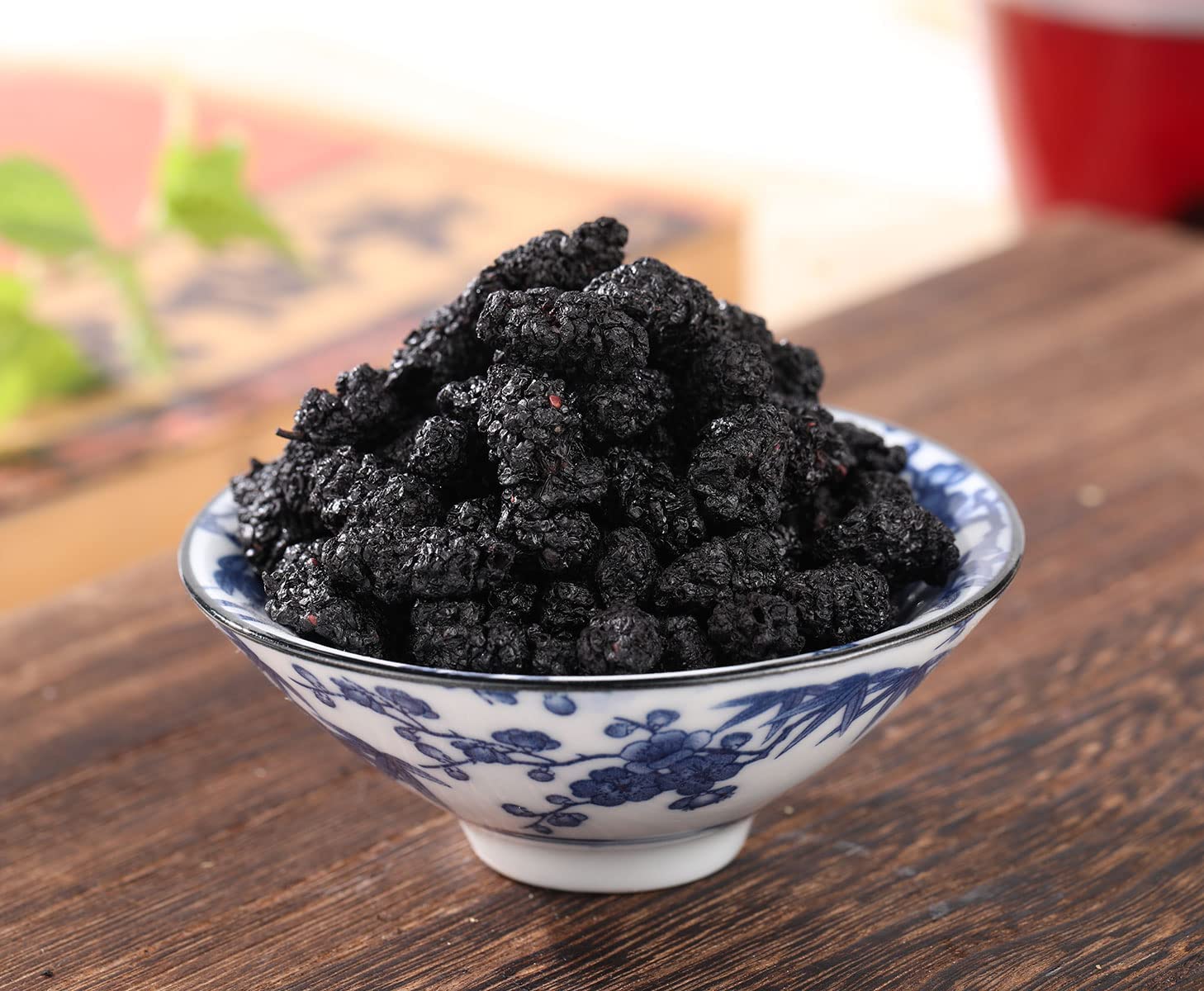 ULTHMOK sun-dried, chemical-free mulberries with natural sweetness