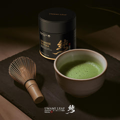 Umami Leaf matcha powder in vivid emerald color ideal for lattes and smoothies