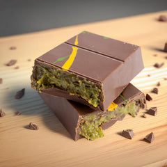 UNIQBITE Dubai Gift-ready packaging showcases a luxury dessert ideal for gifting.