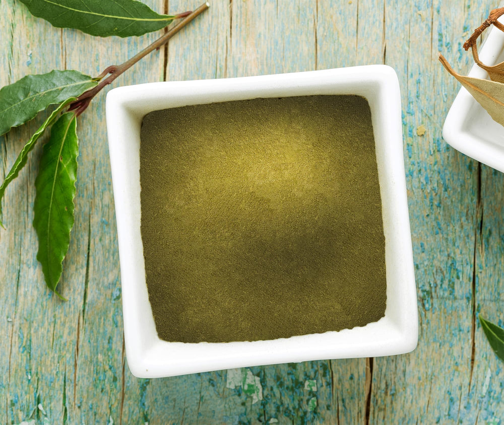 Unpretentious ground bay leaves added to a sizzling dry rub release aroma.