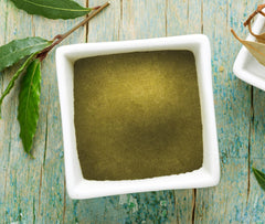 Unpretentious ground bay leaves added to a sizzling dry rub release aroma.