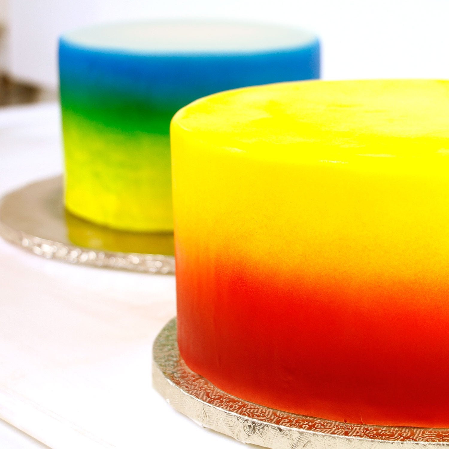 U.S. Cake Supply 12 vibrant colors for bold shades and subtle blends