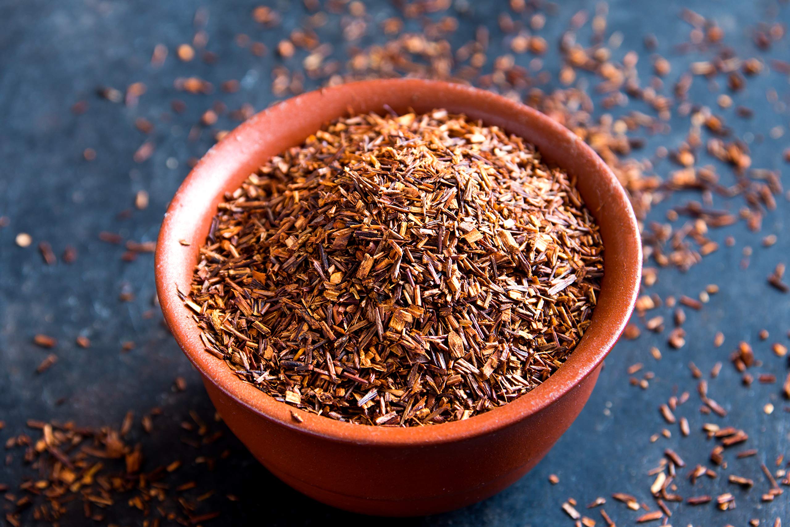 US Wellness Naturals Honeybush tea steeping in cup for a smooth, non-bitter infusion.