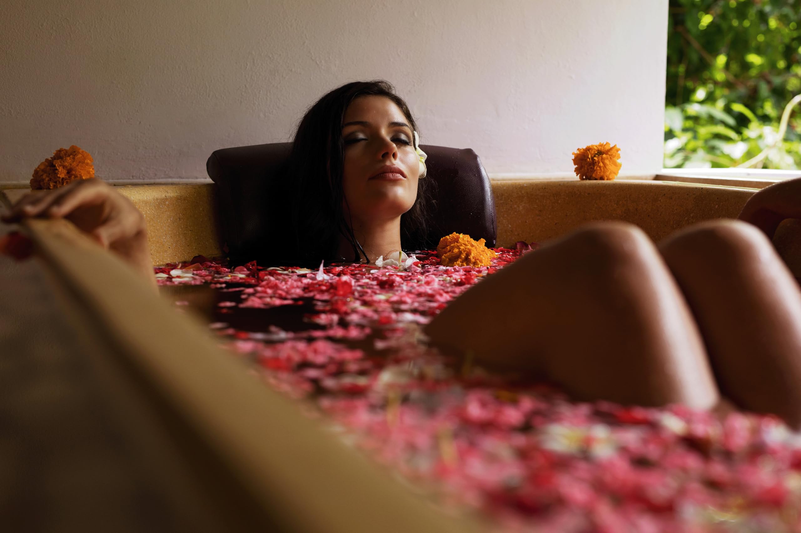 U.S. Wellness Naturals rose petals sprinkled on foods for delicate fragrance.