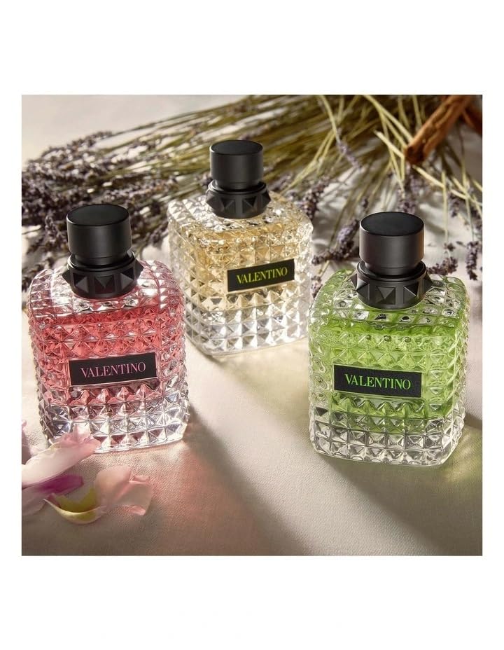 Warm vanilla and sandalwood base evokes creamy lasting warmth