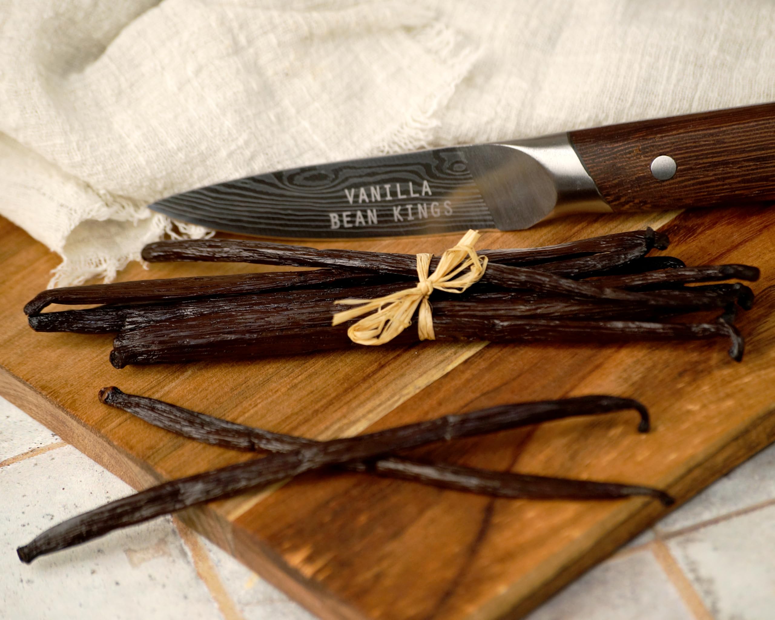 Vanilla Bean Kings Grade A vanilla pods, dense aroma for premium baking.