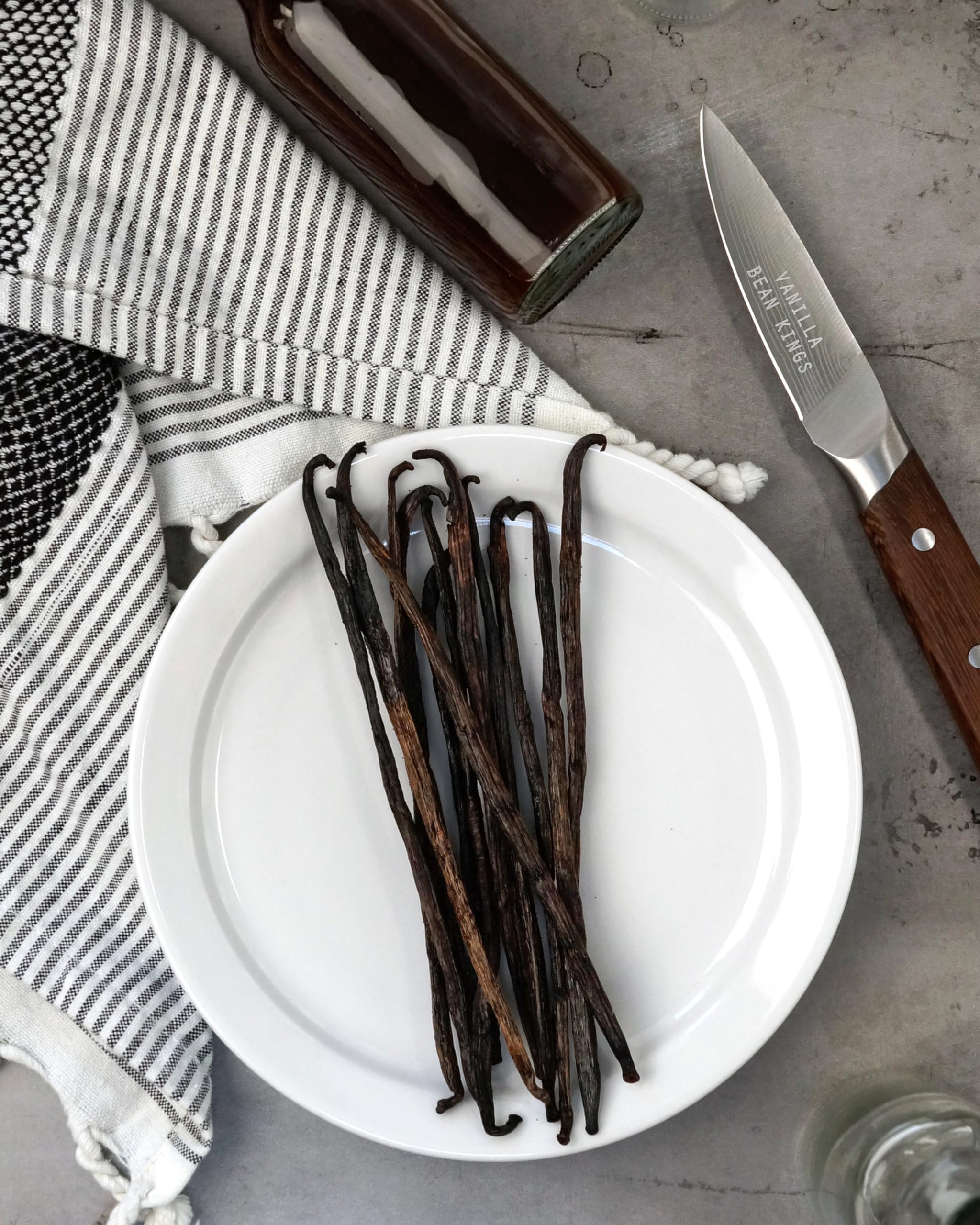 Vanilla Bean Kings vacuum-sealed pack preserves aroma and freshness.