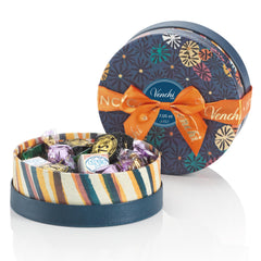 Venchi Murrine small blue hamper packaging close-up, ideal gift presentation for birthdays.