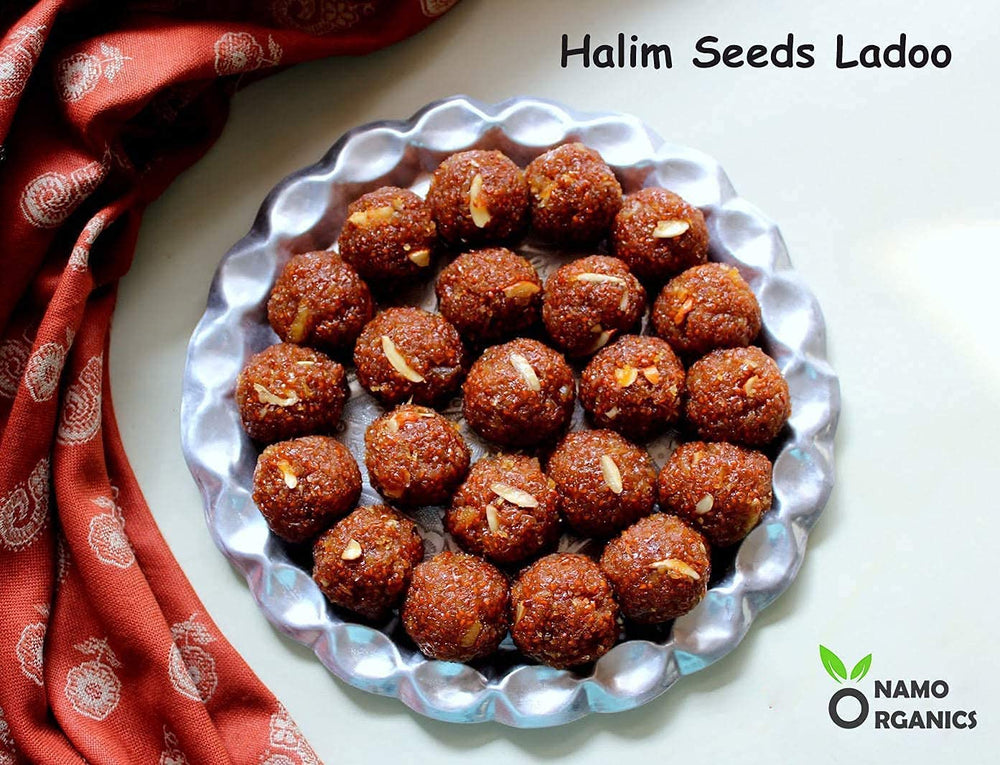 Verem Namo Halim seeds soaking in water overnight for a nourishing drink.