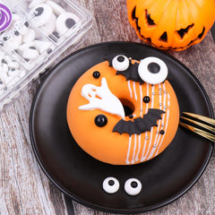 VoKaSar vibrant colors stay bright on frosting and chocolate.