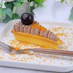 VoKaSar gold sugar sprinkles on cookies provide a luxe finish.