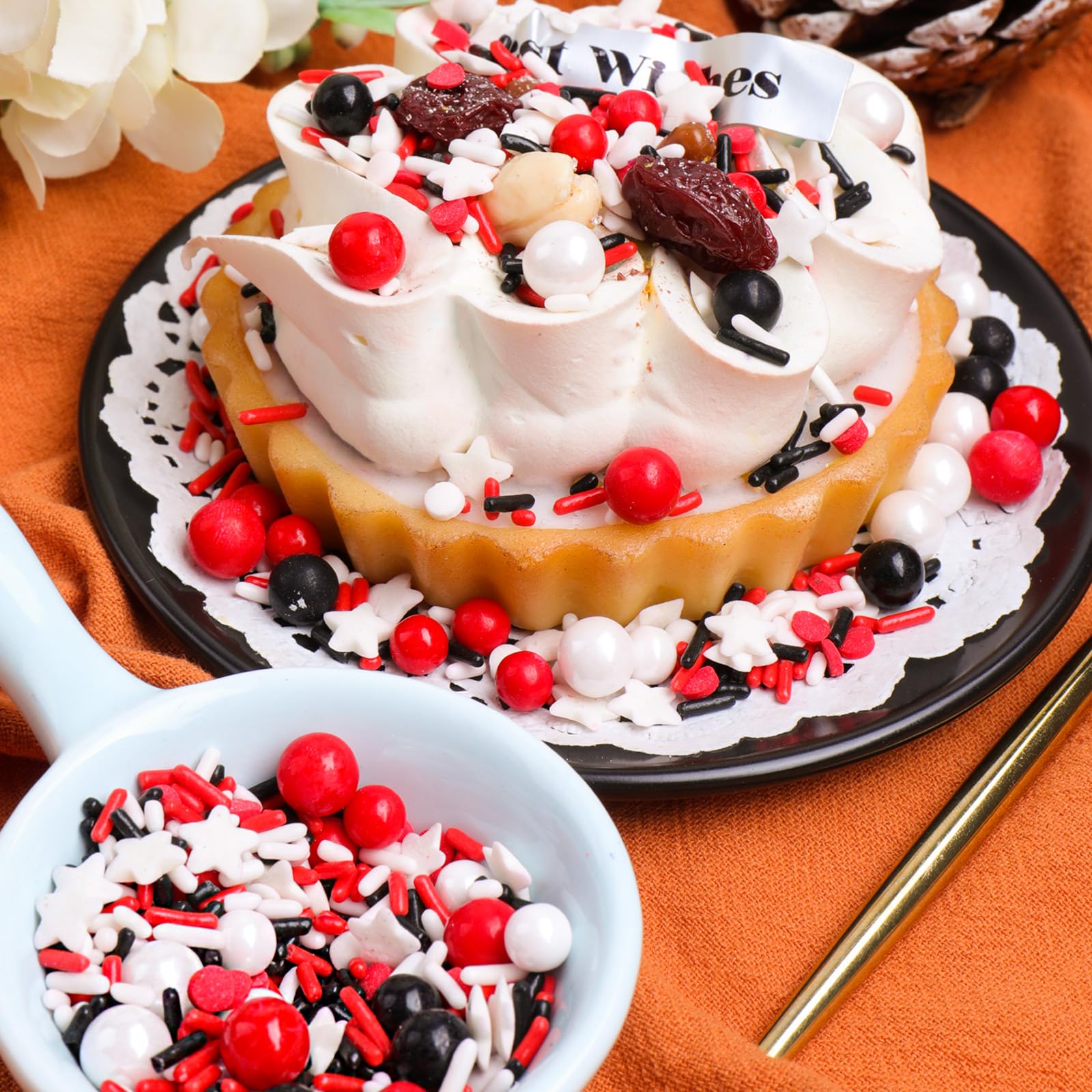 VoKaSar pearl sizes add depth to ice cream and cakes.