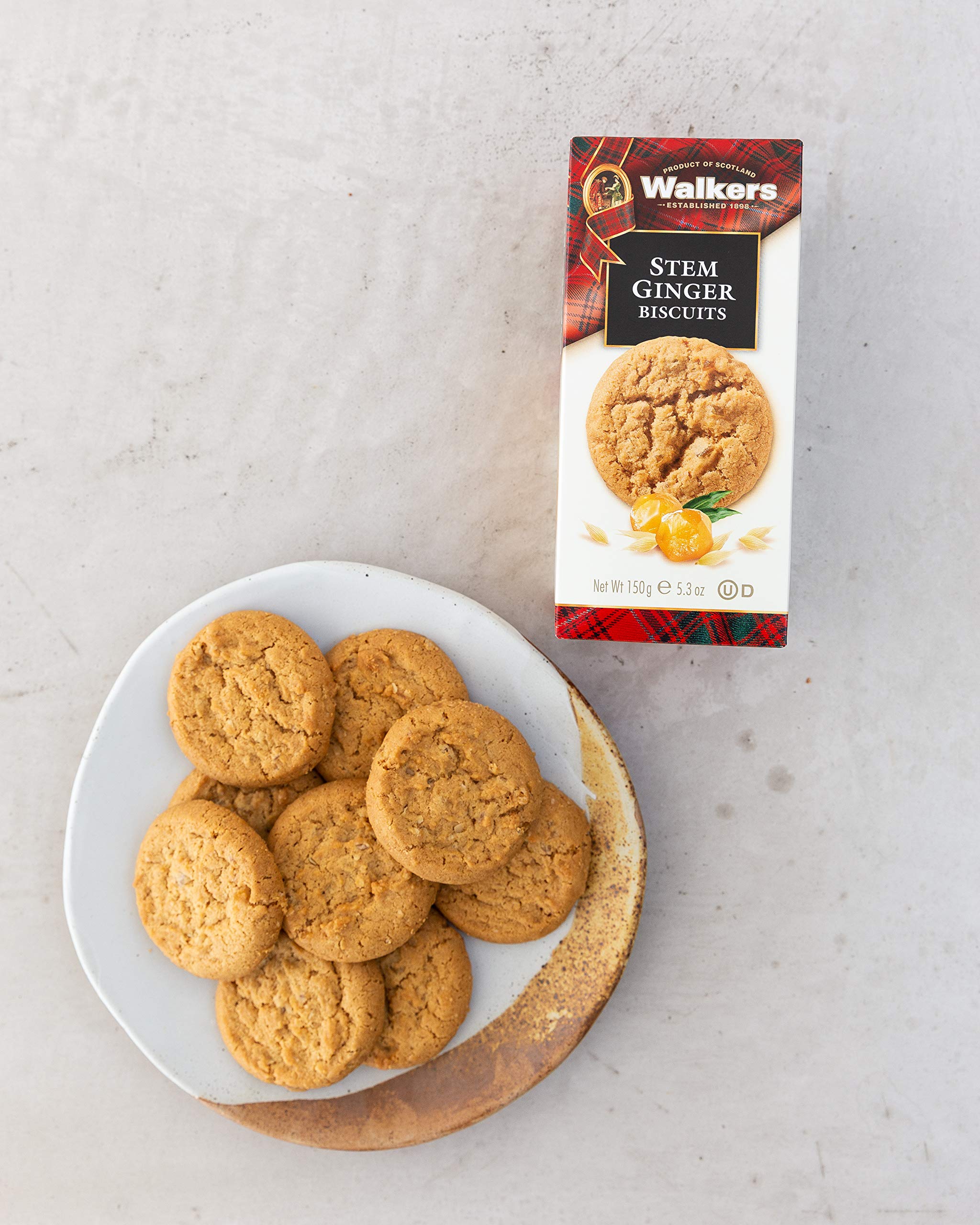 Walkers crispy texture close-up highlights butter-sugar balance.