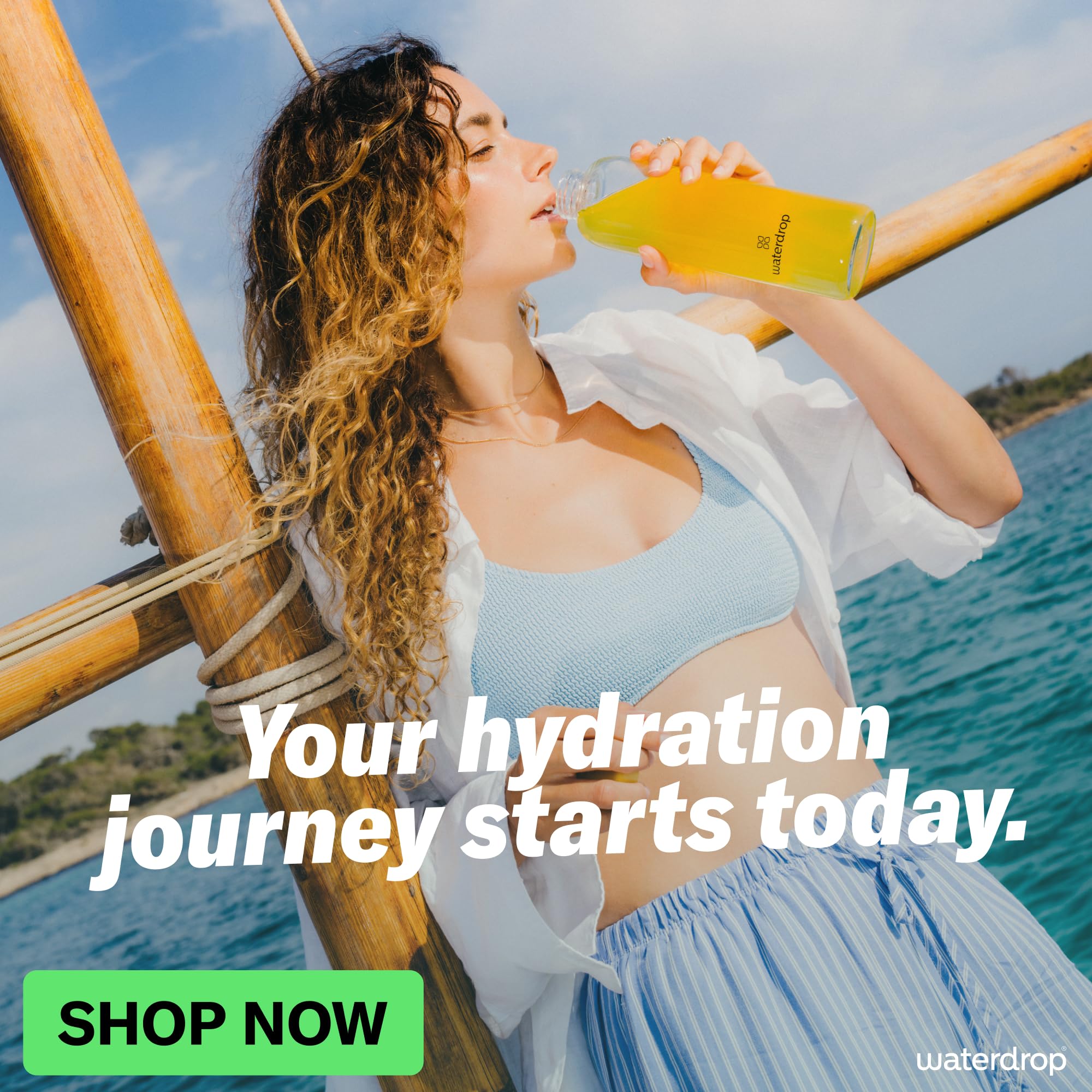 Waterdrop Microlyte Berry cube with electrolyte-enhanced hydration.