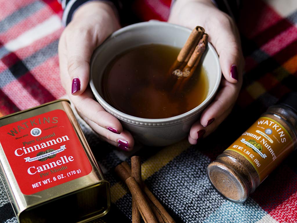 Watkins Cinnamon Dusting spoon helps sprinkle precise amounts