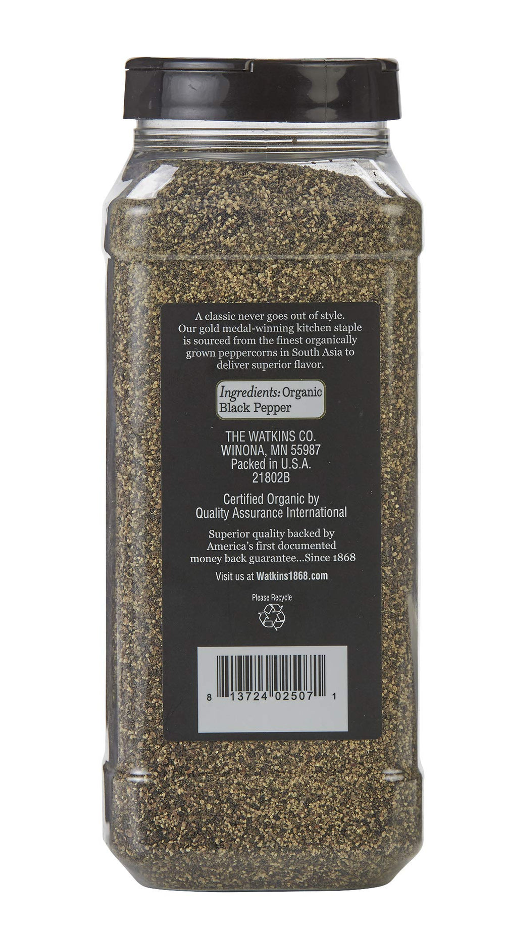 Watkins Organic Ground Black Pepper grains close-up highlighting size and aroma for savory dishes.