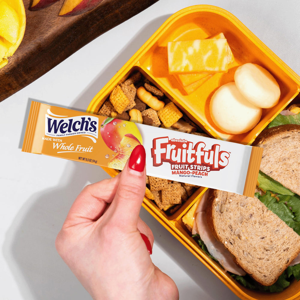 Welch's Absolute Fruitfuls Mango Peach natural ingredients highlight whole fruit content