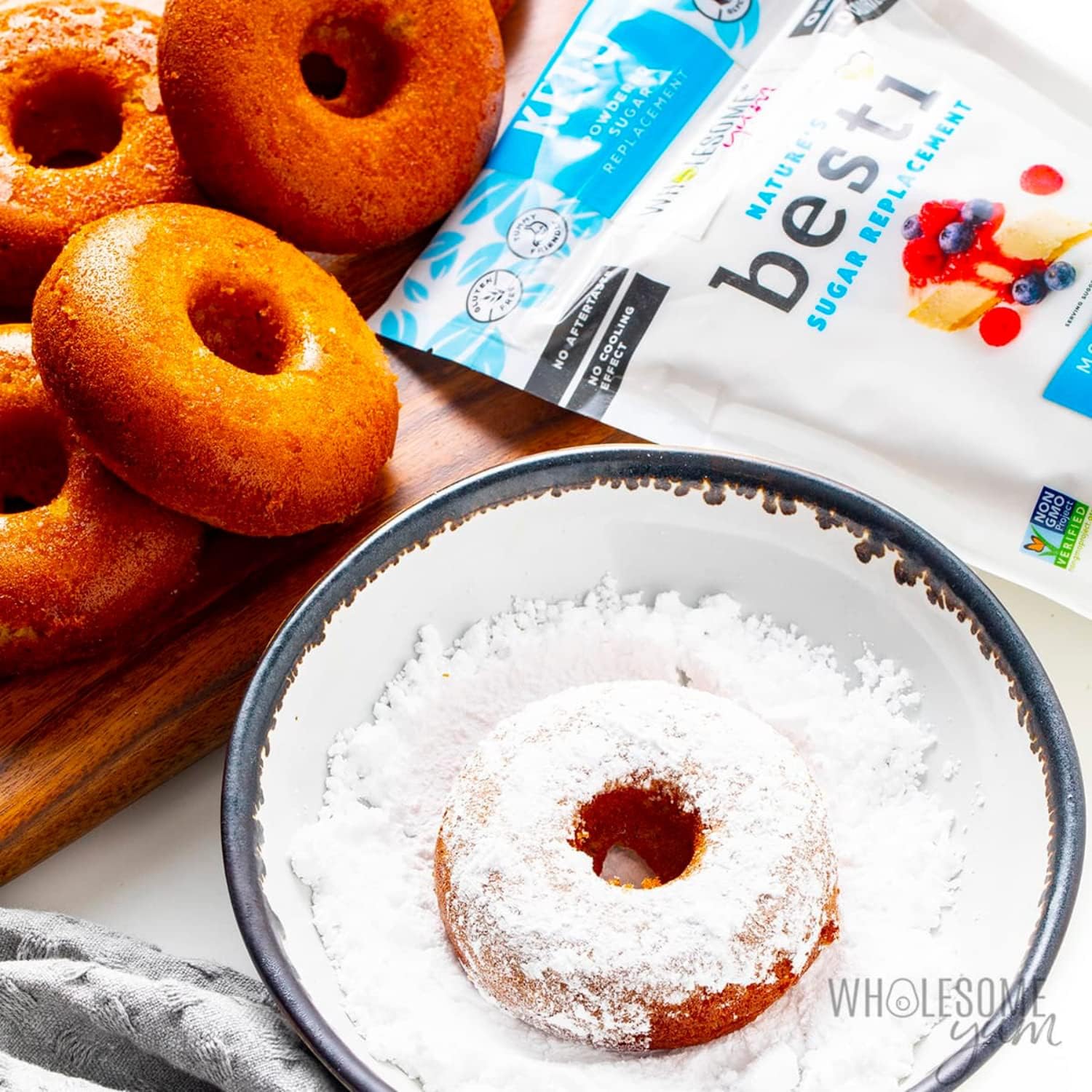 Wholesome Yum Besti powdery sugar substitute in sauces for sugar-free glaze