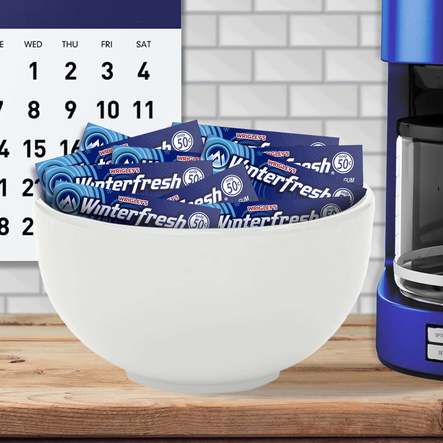 Date night moment featuring crisp Winterfresh mint aroma