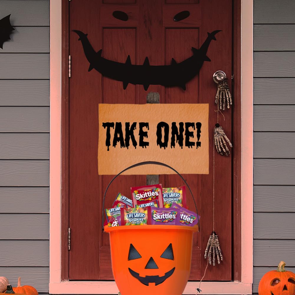 Wrigley’s LIFE SAVERS Big Ring Gummies Halloween bite-sized fun.