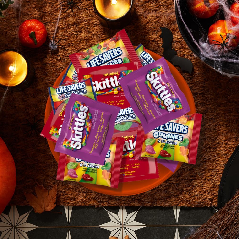 Wrigley’s LIFE SAVERS Gummies chewy texture perfect for sharing.