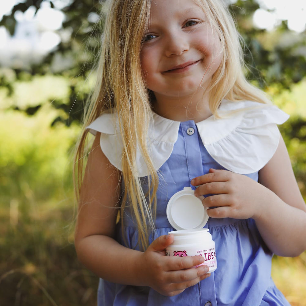Kids' lunchbox with XyliBear mints for a refreshing break between activities.