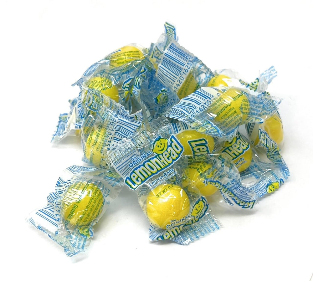 YANKEETRADERS Lemonhead coating, sour shell and hard center close-up