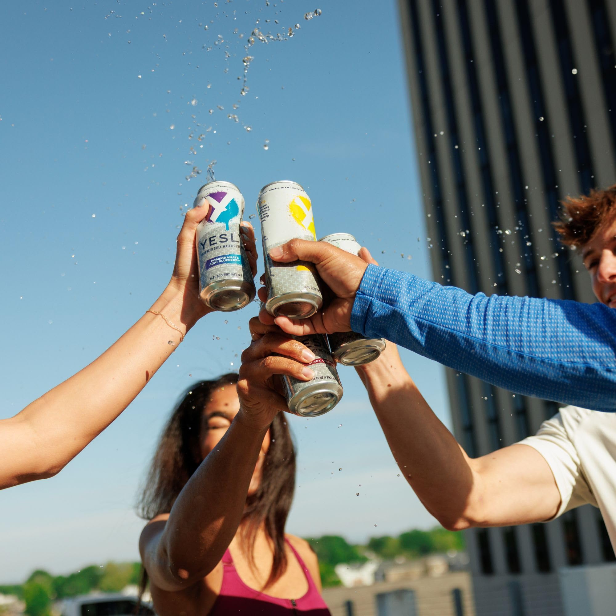 Yesly recyclable cans presentation for eco-friendly hydration