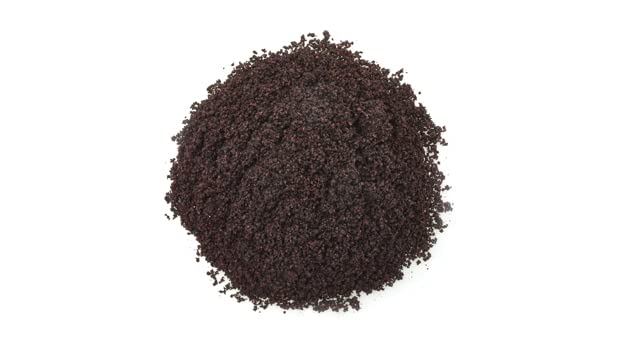 Yupik Acai Powder smoothie bowl image enhances color and nutrient-rich flavor.