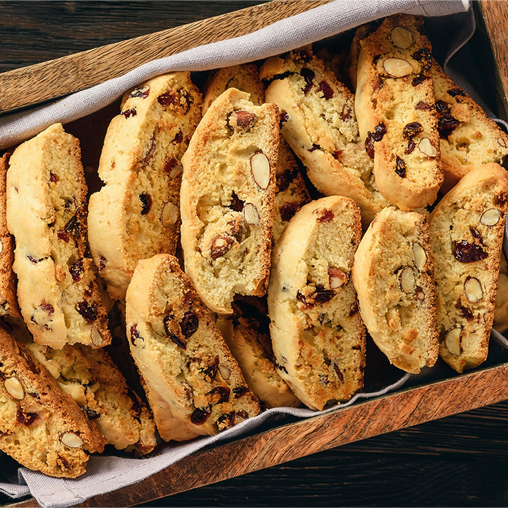 Yupik sliced almonds topping ideas for salads and desserts.