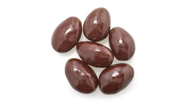 Yupik dark chocolate almonds served on a plate for movie night.
