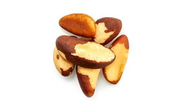 Yupik Brazil nuts in a bowl show creamy, nutty texture ideal for salads.