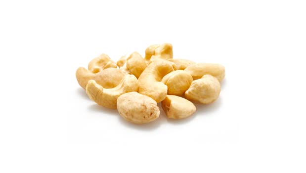 Yupik cashews for baking adds crunch to recipes