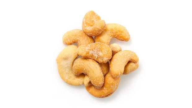 Yupik cashews in a bowl close-up highlighting texture and crunch.