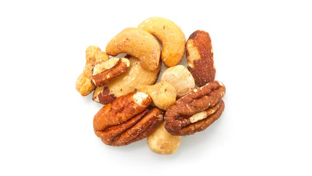 Yupik Deluxe Nut Mix snack bowl shows versatile, protein-rich crunch