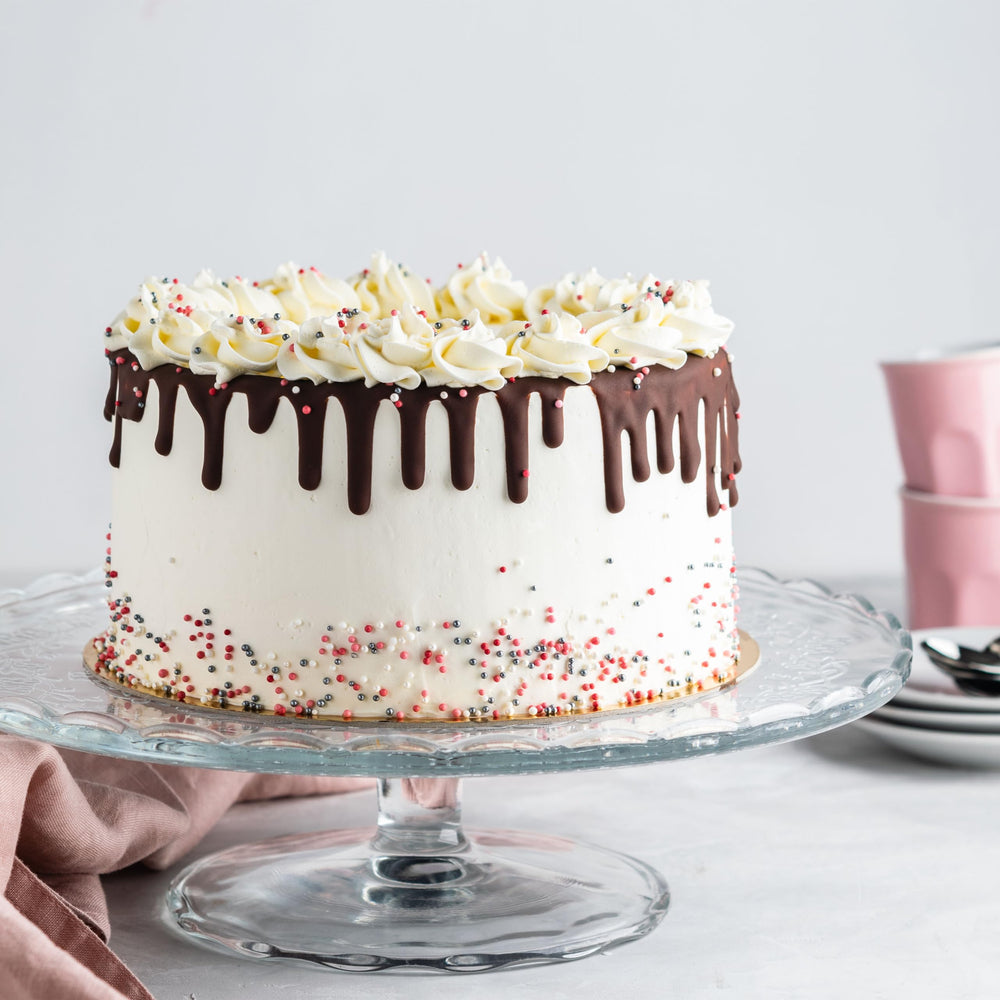 Gluten-free sprinkles by Yupik perfect for cake borders