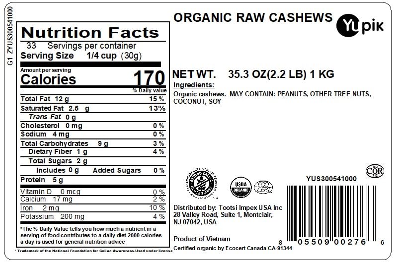 Close-up of Yupik Organic Raw Cashews showing creamy, crunchy texture