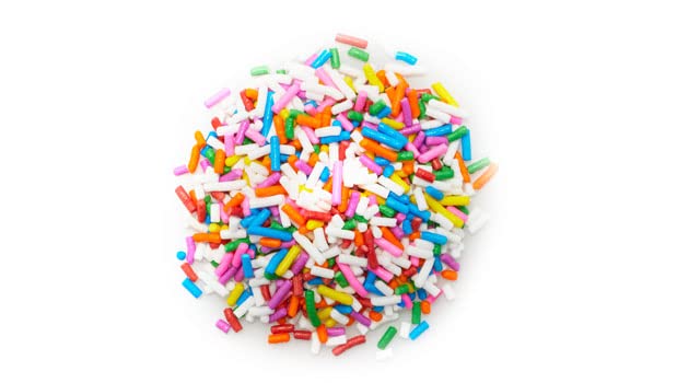 Yupik Rainbow Sprinkles decorate cakes with vibrant hues and fun.