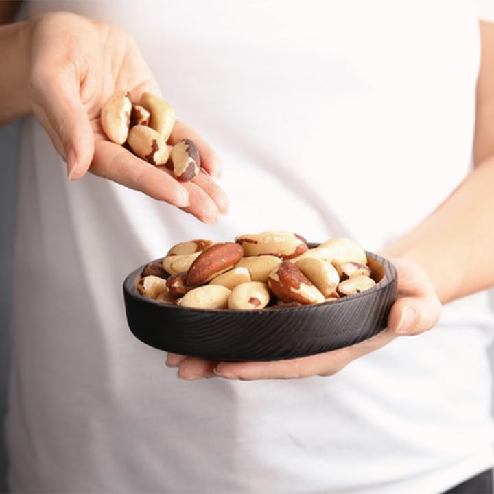 Yupik Raw Brazil Nuts snack-ready, unsalted and unroasted for versatile use.