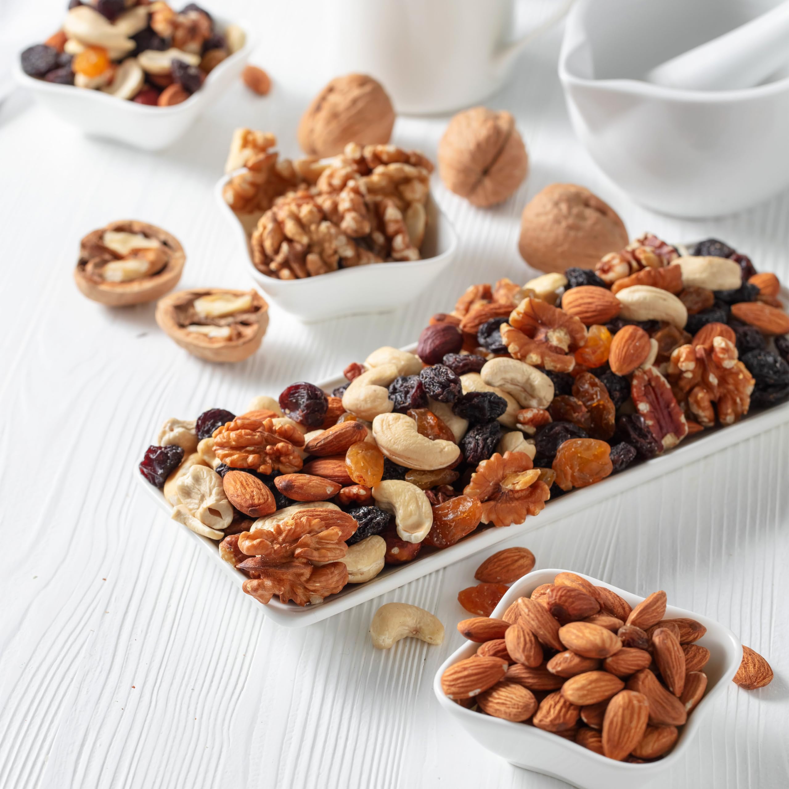 Yupik Raw Mix Nuts packaging-reseal, easy to keep fresh.