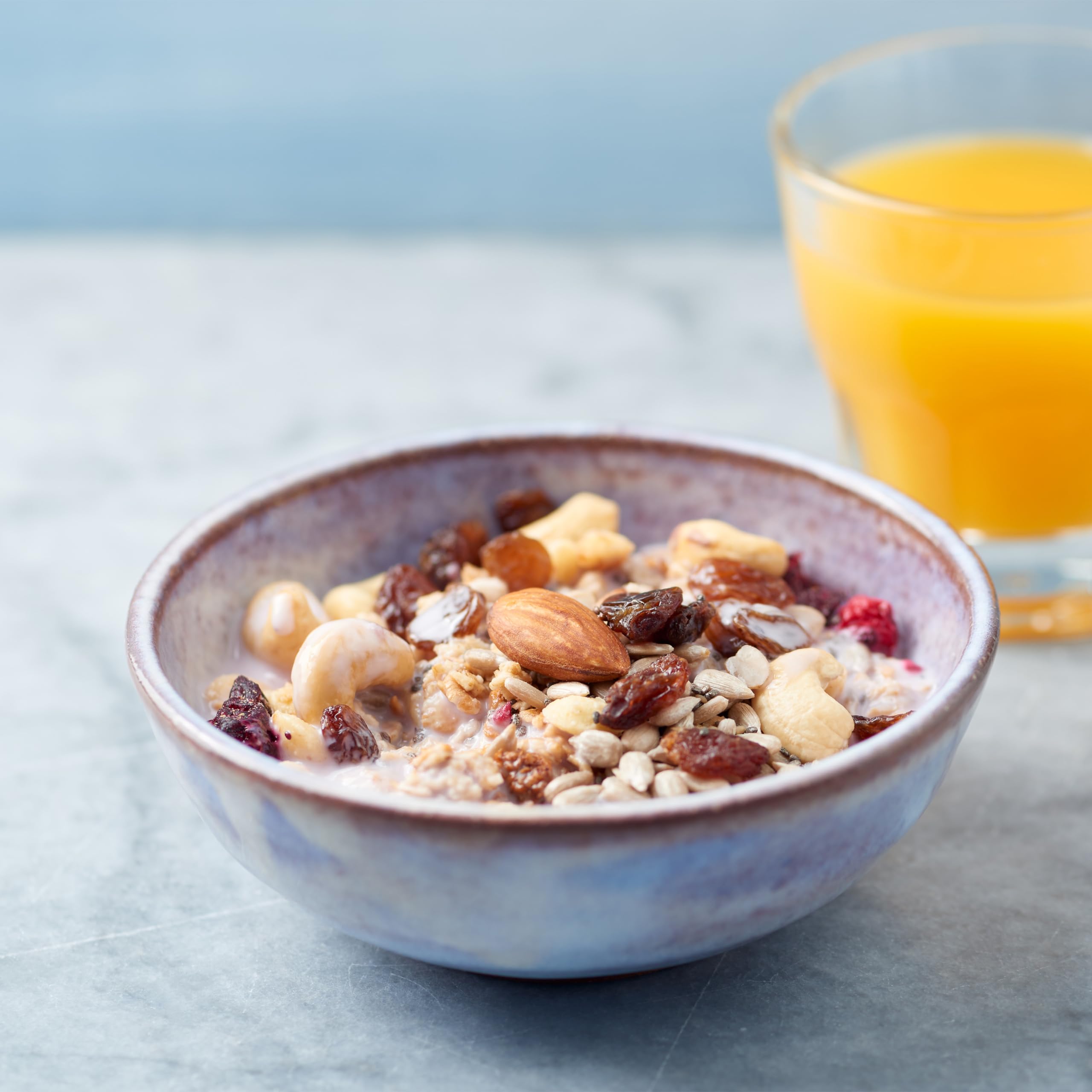 Yupik Raw Mix Nuts snack-bowl, perfect for quick munches.