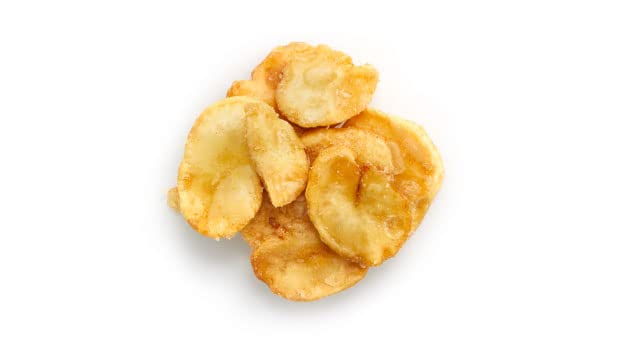Yupik Salted Valencian broad beans serving bowl display with savory crunch.