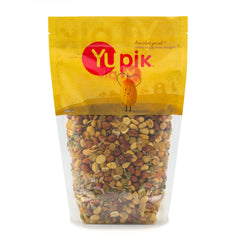 Yupik Sierra Trail Mix almonds and peanuts close-up for a satisfying nutty crunch.