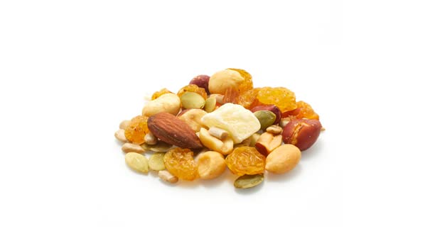 Yupik Sierra Trail Mix balanced fruit and nut blend shown for reference.